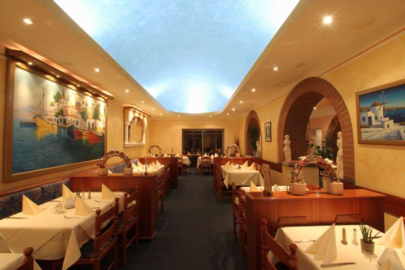 Home [www.restaurantmetaxa.eu]